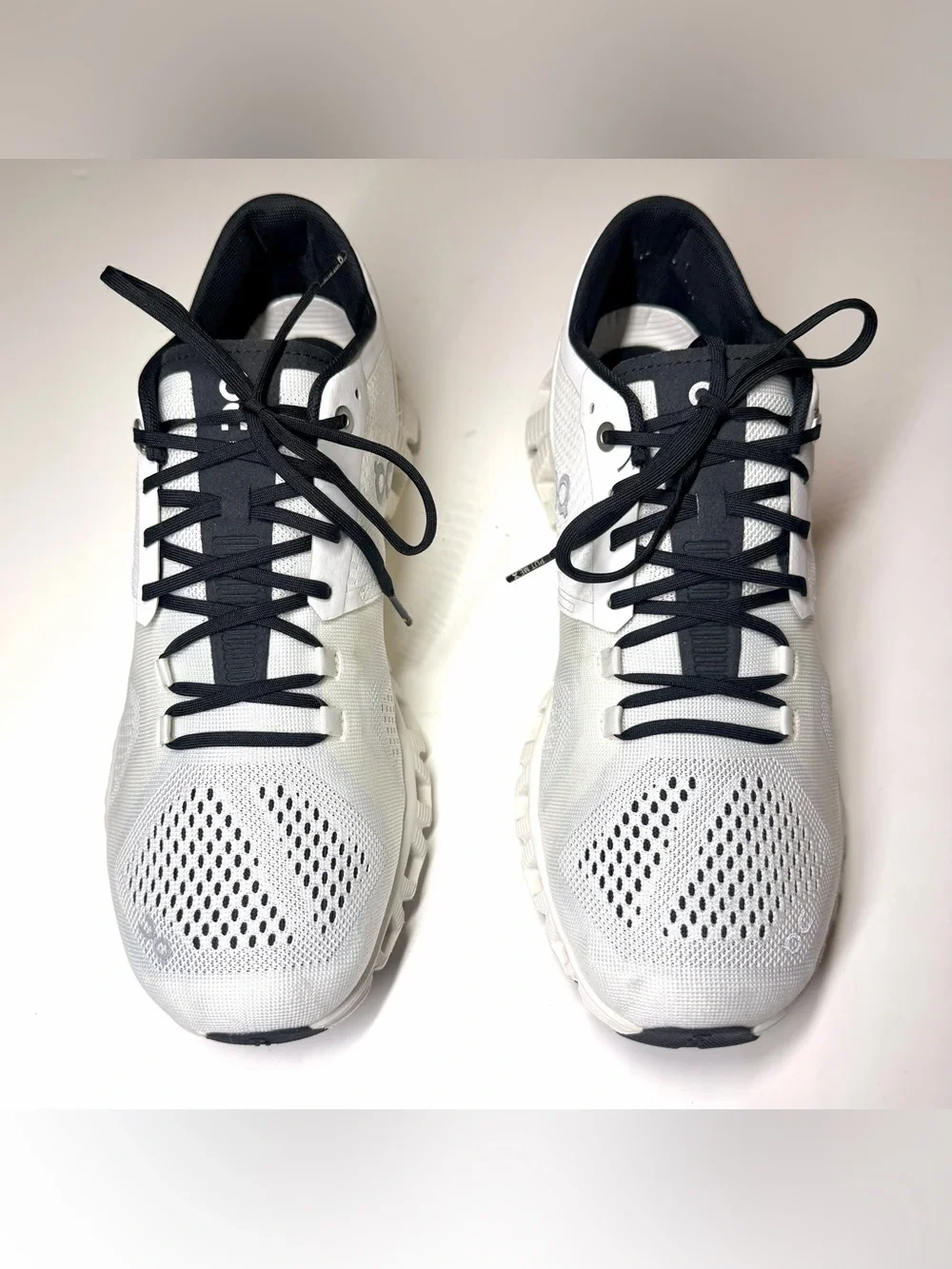 On Running Men's Cloud X Athletic Running Shoes Size- 8.5